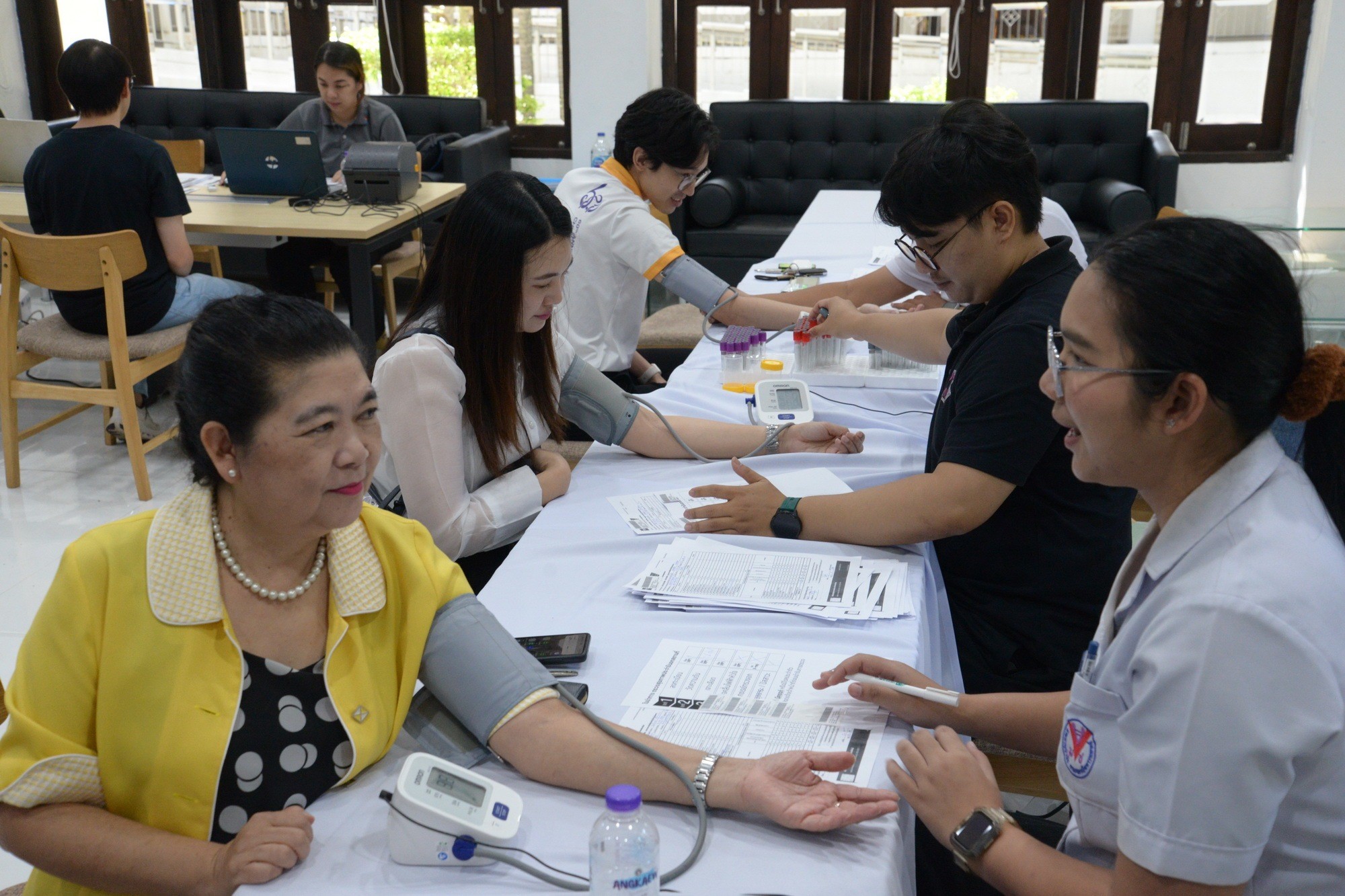 ภาพกิจกรรม การตรวจสุขภาพของบุคลากร ในโครงการสร้างเสริมสุขภาวะบุคลากรในสำนักงานมหาวิทยาลัย